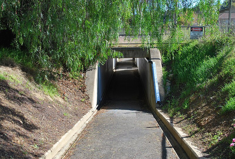 File:Tallarook Railway Station Underpass.JPG