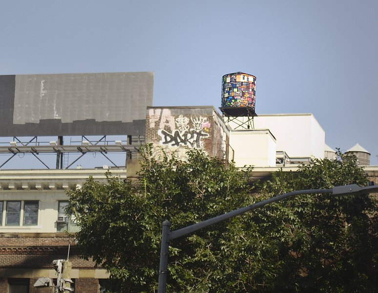 File:Tom Fruin, Watertower, Dumbo.JPG