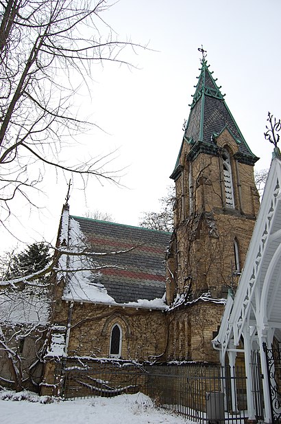 How to get to Necropolis Chapel with public transit - About the place