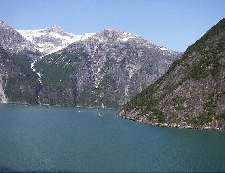 File:Tracy Arm coast 68.jpg