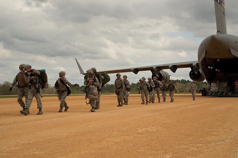 File:U.S. Airmen unload medical equipment from a C-17 Globemaster III aircraft during Joint Readiness Training Center (JRTC) 14-05 training at Fort Polk, La., March 14, 2014 140314-F-RW714-135.jpg