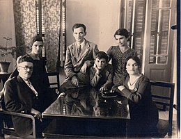 Ratosh (centre) and his family Uriel Heilperin family.jpg