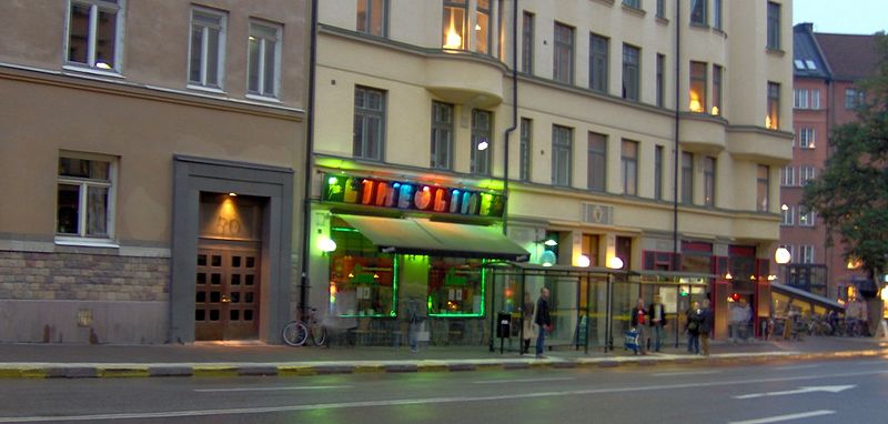 File:Utanför Lime Bar, Stockholm.jpg