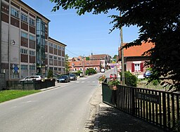 Vermand entrée par pont sur l'Omignon 1.jpg