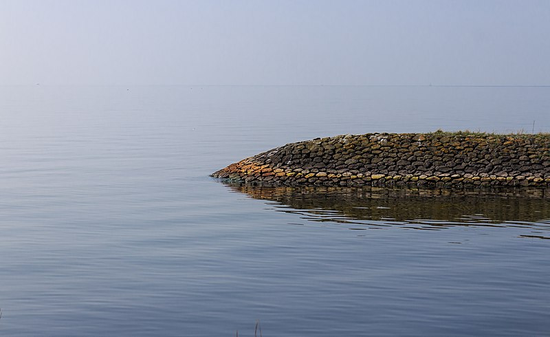 File:Versterkte havenpier Locatie, haven van Laaxum 03.jpg