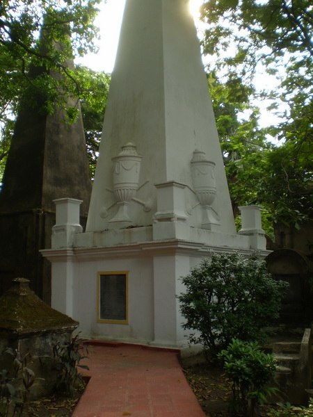 Tomb of William Jones in South Park Street Cemetery, Kolkata.