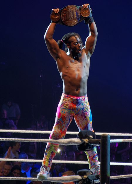 ไฟล์:WWE_Tag_Team_Champion_Kofi_Kingston.jpg
