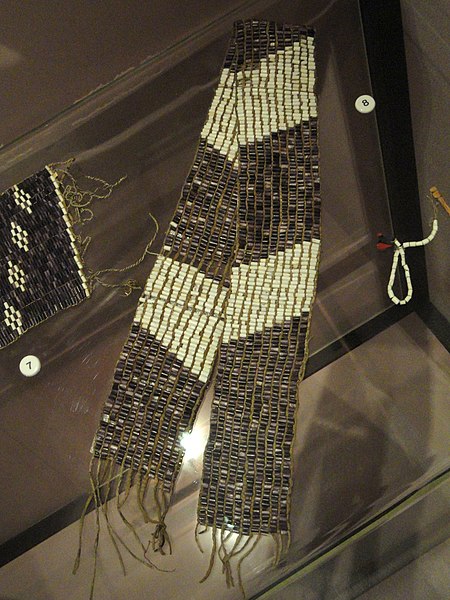 File:Wampum belt, Iroquois and Algonkian, commemorating peace treaty in 17th century - Native American collection - Peabody Museum, Harvard University - DSC05418.JPG