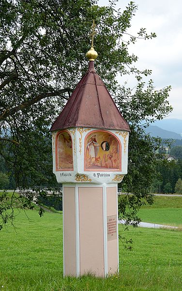File:Wayside shrine, east of Wenigzell.jpg