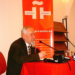 А. В. Елпатьевский читает лекцию «Испанские военнопленные в СССР» в Институте Сервантеса