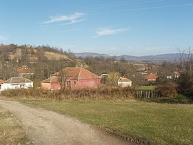 Село са средишњим делом у првом плану