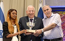 אות הנשיא למתנדב לשנת תשע"ו מוענק על ידי נשיא מדינת ישראל ראובן ריבלין לארגון לאורו נלך