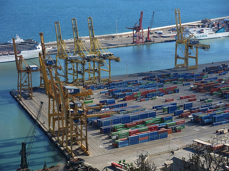 File:024 Port de Barcelona, grues i contenidors al moll del Sud, des del Castell de Montjuïc.jpg