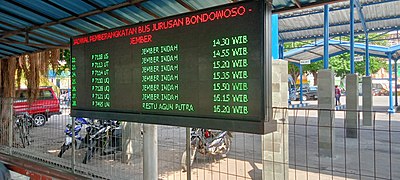 Papan informasi elektronik jadwal keberangkatan bus antarkota