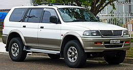 1998-2000 wagon Mitsubishi Challenger (PA) 02.jpg
