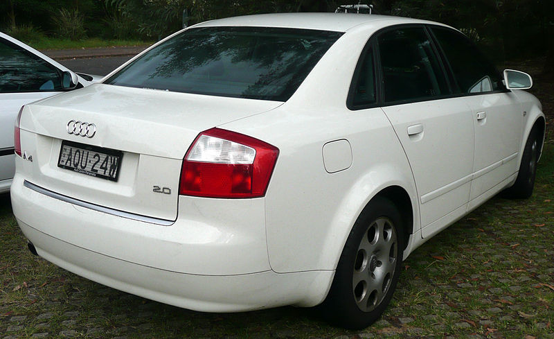 File:2001-2005 Audi A4 (8E) 2.0 sedan 02.jpg