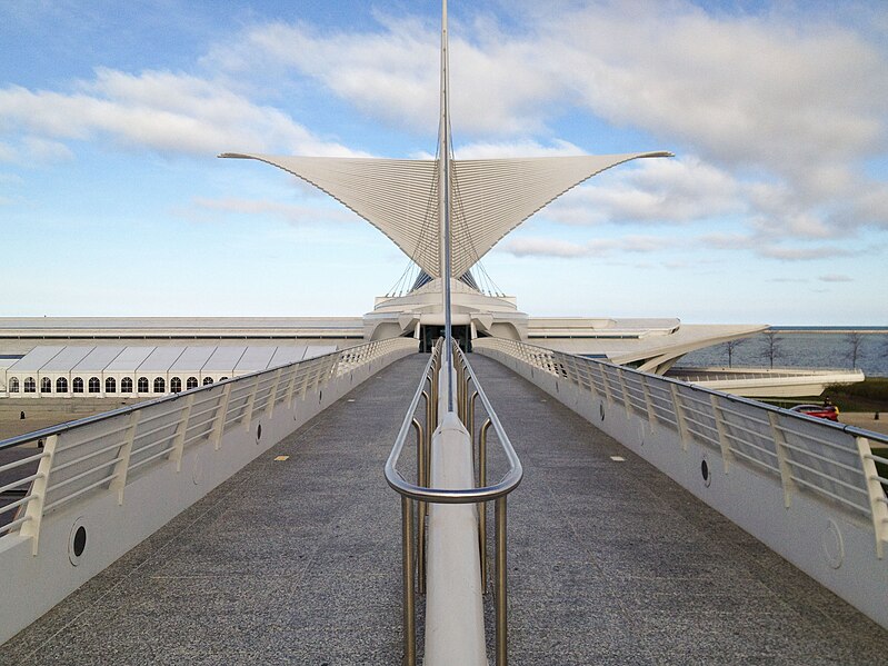 File:2012 Milwaukee Art Museum brise soleil open.jpg