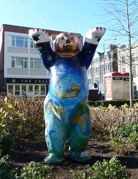 File:2016 Woolwich, General Gorden Square, Berlin Bear 2.jpg