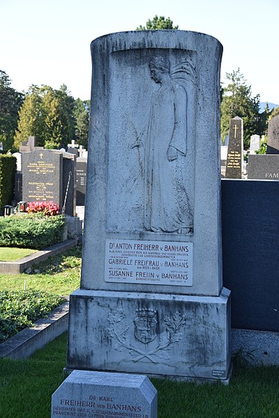 File:2017-08-147 274 Friedhof Hietzing - Anton von Banhans.jpg