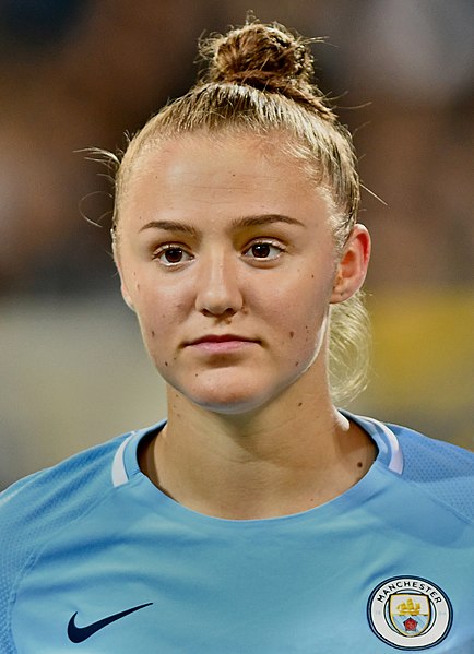 Stanway lining up for Manchester City in 2017