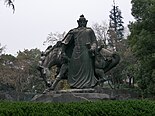 Patung perunggu Yue Fei (岳飛像).