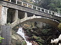 草山水道系統第三水管橋側面