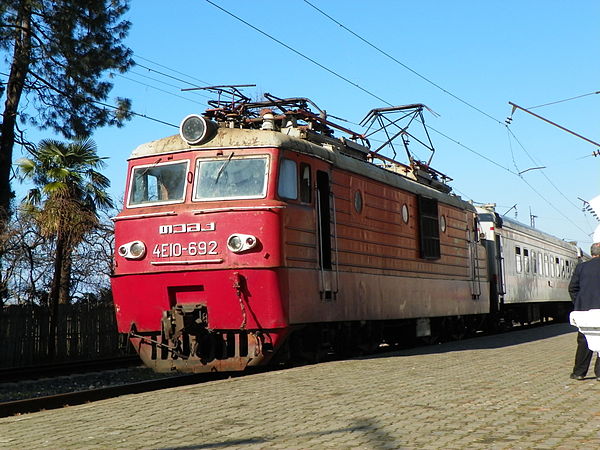 Е 10 4. 4е10 электровоз. Вл10 электровоз ТЭВЗ. 4е10 электровоз кабина. Вл11 Тбилисский электровозостроительный завод.