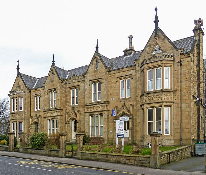 File:86-90 New North Road, Huddersfield (13567240705).jpg