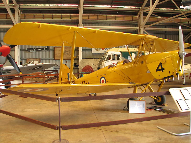 File:AHSNT DeHavilland DH82 Tiger Moth A17-4 on Display at the Darwin Aviation Museum November 2007.jpg