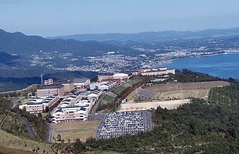 File:A distant view of Ritsumeikan Asia-Pacific University from Jyumonjihara Park, Beppu, Oita, Japan.jpg