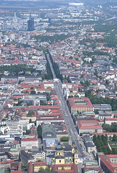 So kommt man zu der Ludwigstraße mit den Öffentlichen - Mehr zum Ort Hier