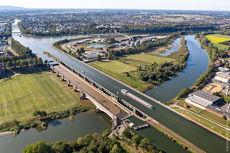 File:Alte Kanalbrücke Minden Mittellandkanal (51022243452).jpg