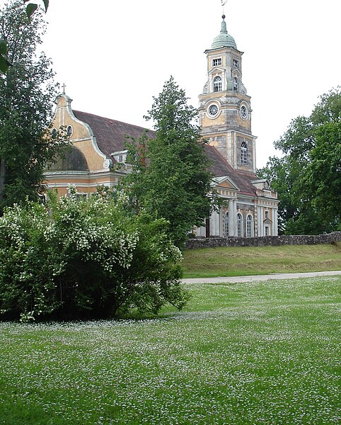 File:Aluksnes baznica.JPG