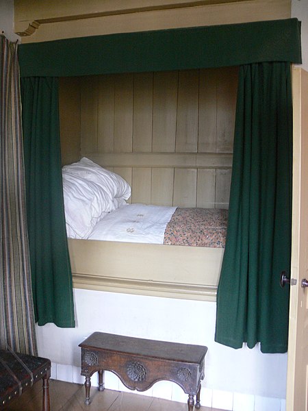 File:Amsterdam - Museum Ons' Lieve Heer op Solder - bed.JPG