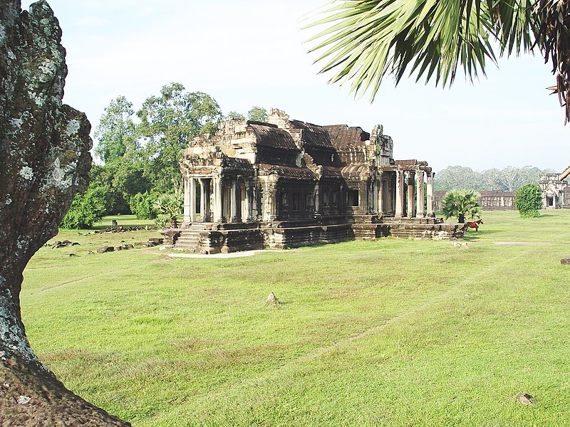 File:Angkor Wat Library SW.jpg