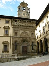 Facciata del Palazzo della Fraternita dei Laici ad Arezzo.