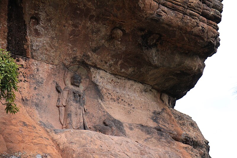 File:Avalokitesvara Shengde Shizhongshan Grottoes.jpg