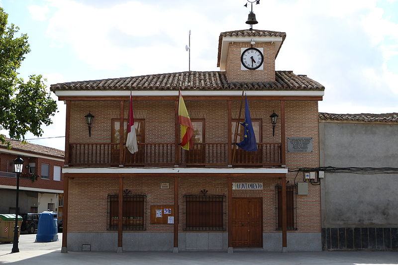 File:Ayuntamiento de Villaminaya (Toledo).JPG