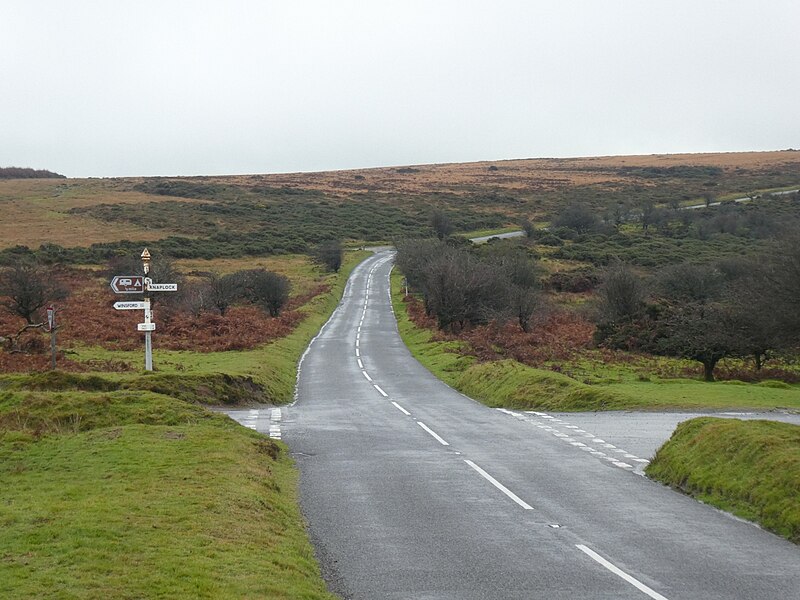 File:B3223 at Spire Cross - geograph.org.uk - 5968185.jpg