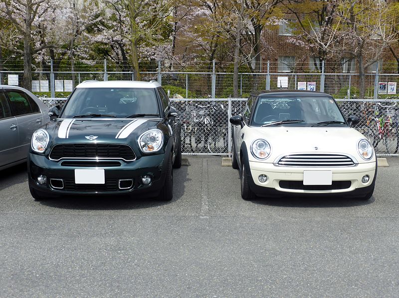 File:BMW MINI ONE (R56) & MINI COOPER S CROSSOVER (R60) front.JPG