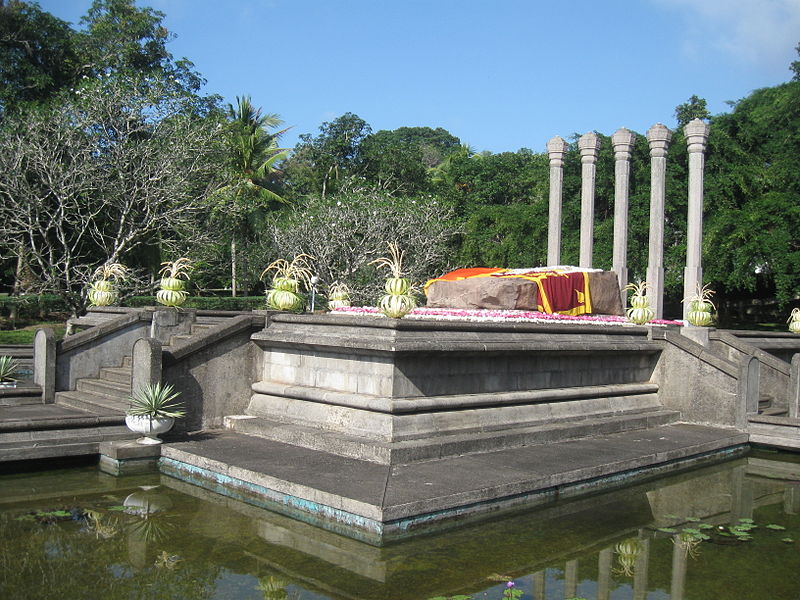 File:Bandaranaike Samadhi at Horagolla, Sri Lanka.jpg