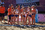 Deutsch: Beachhandball bei den Olympischen Jugendspielen 2018; Tag 3, 10. Oktober 2018; Mädchen, Vorrunde, Gruppe B - Niederlande-Argentinien 2:0 English: Beach handball at the 2018 Summer Youth Olympics at 10 October 2018 – Girls Preliminary Round Group B‎ – Netherlands-Argentina 2:0