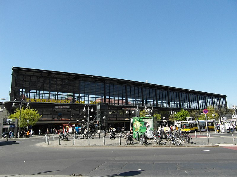 File:Berlin - Bahnhof Zoologischer Garten - Stadtbahn (7184008504).jpg