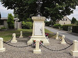 Besmé (Aisne) monument aux morts.JPG