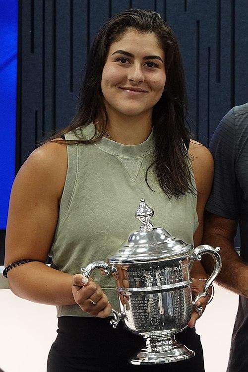 Champion Bianca Andreescu with the trophy