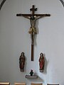 Kreuzigungsgruppe, Kruzifix, (dem Umfeld von) Michael Zeynsler zugeschrieben (um 1520), daneben Schmerzensmutter und Apostel Johannes aus dem späten 15. Jh.