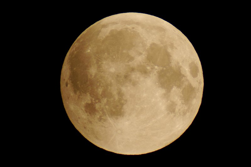 File:Blood moon full moon 1 (17006372266).jpg