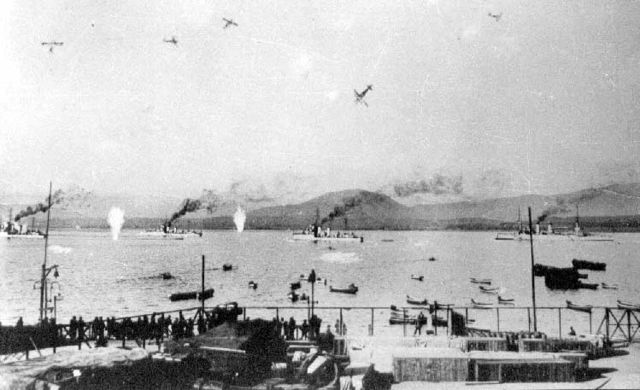 A possibly altered photograph shows the Chilean Air Force bombing the Chilean Fleet at the port of Coquimbo during the Chilean naval mutiny of 1931