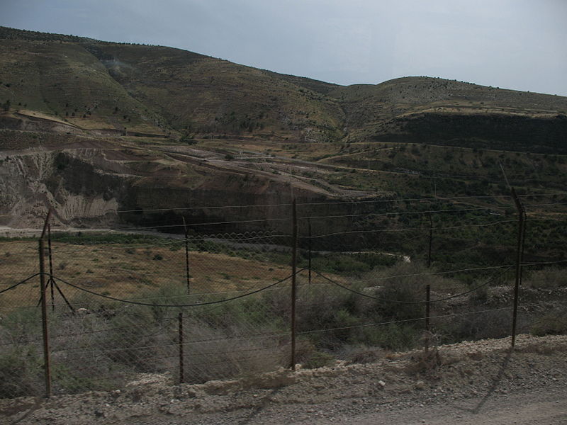 File:Border fence 0973 (507921276).jpg