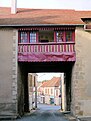 Boussac (Creuse) - Brama starego miasta -2.JPG